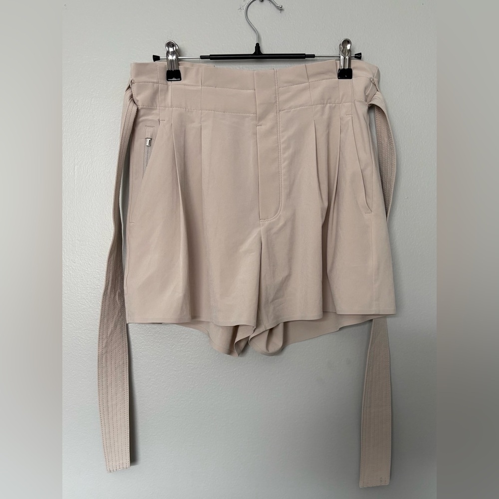 Athleta Skyline II Short | size 4